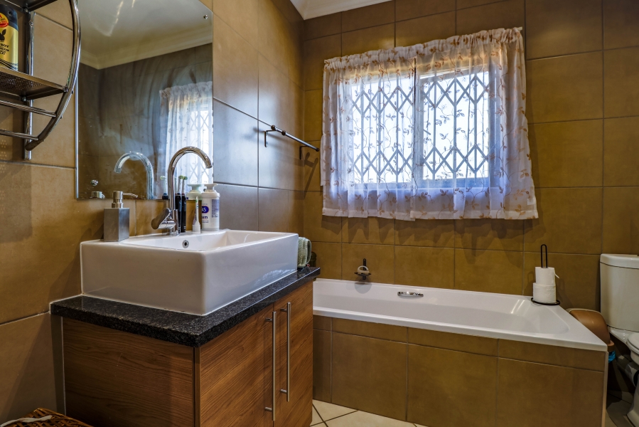 3 Bedroom Property for Sale in Monavoni Gauteng