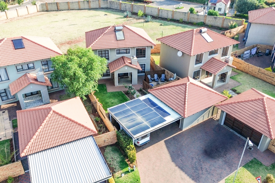 3 Bedroom Property for Sale in Monavoni Gauteng