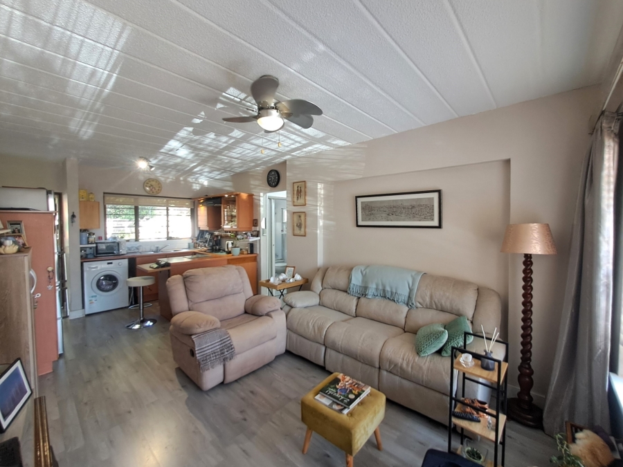 1 Bedroom Property for Sale in Hurlingham Gauteng