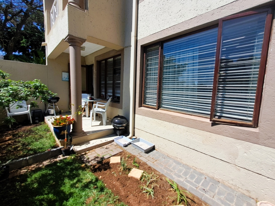 1 Bedroom Property for Sale in Hurlingham Gauteng