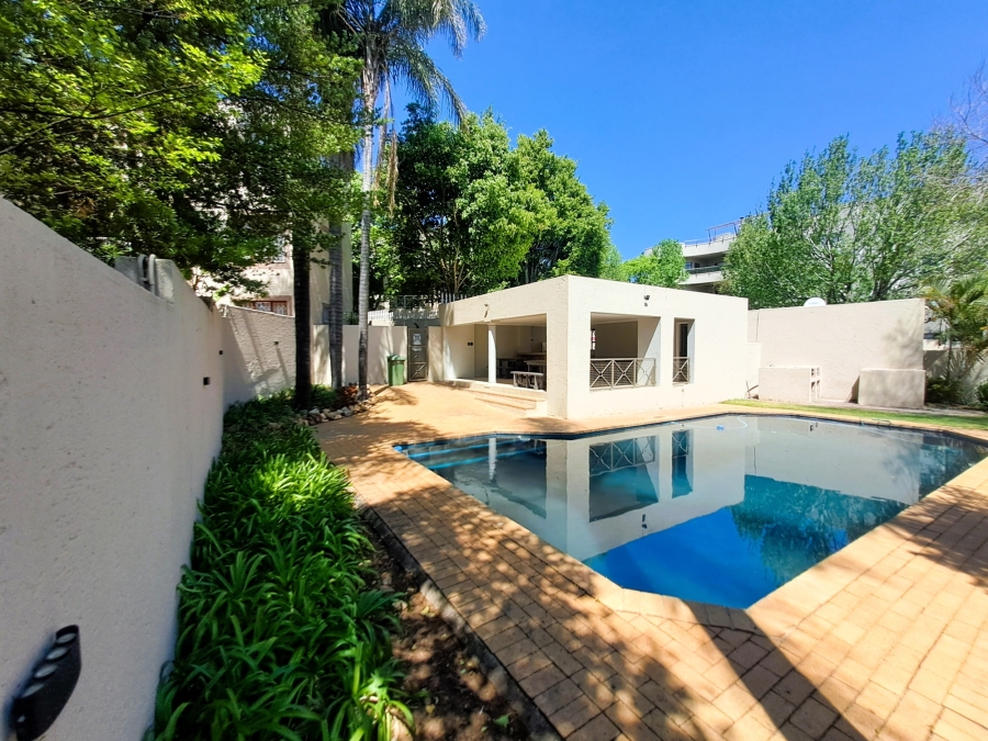 1 Bedroom Property for Sale in Hurlingham Gauteng