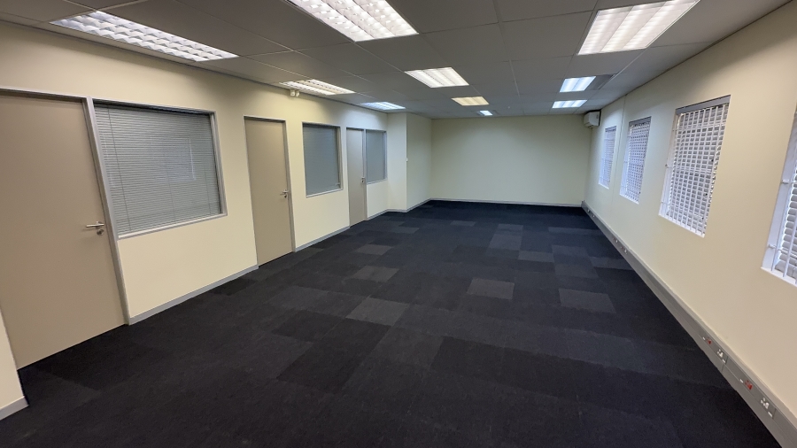 To Let commercial Property for Rent in Driehoek Gauteng