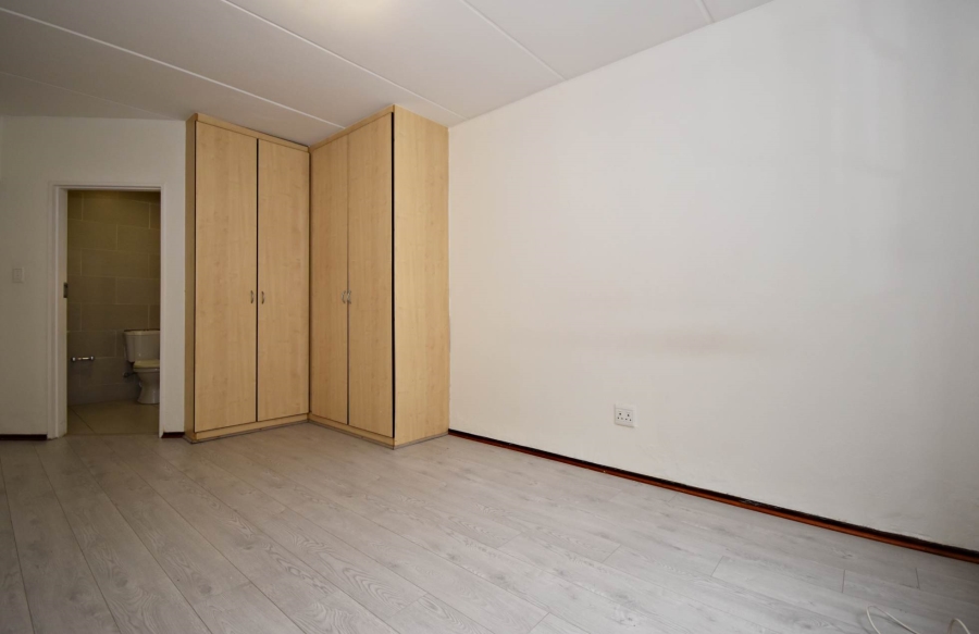 2 Bedroom Property for Sale in Noordhang Gauteng