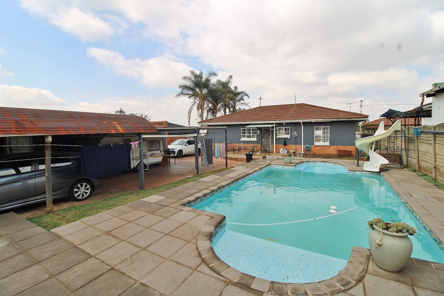 3 Bedroom Property for Sale in Homestead Gauteng