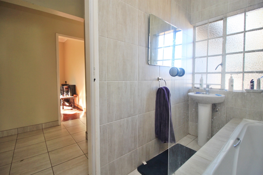 4 Bedroom Property for Sale in Wychwood Gauteng