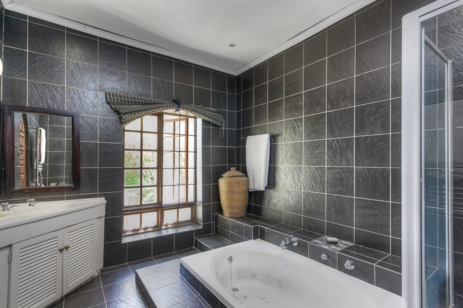 4 Bedroom Property for Sale in Mountain View Gauteng