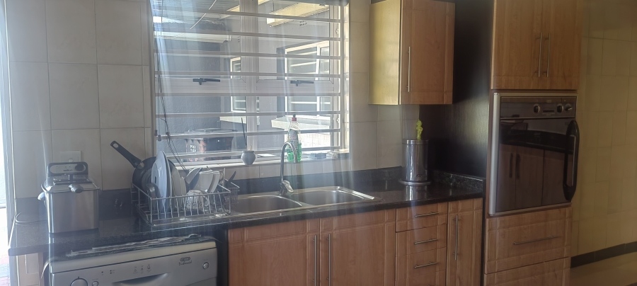 3 Bedroom Property for Sale in Robertsham Gauteng