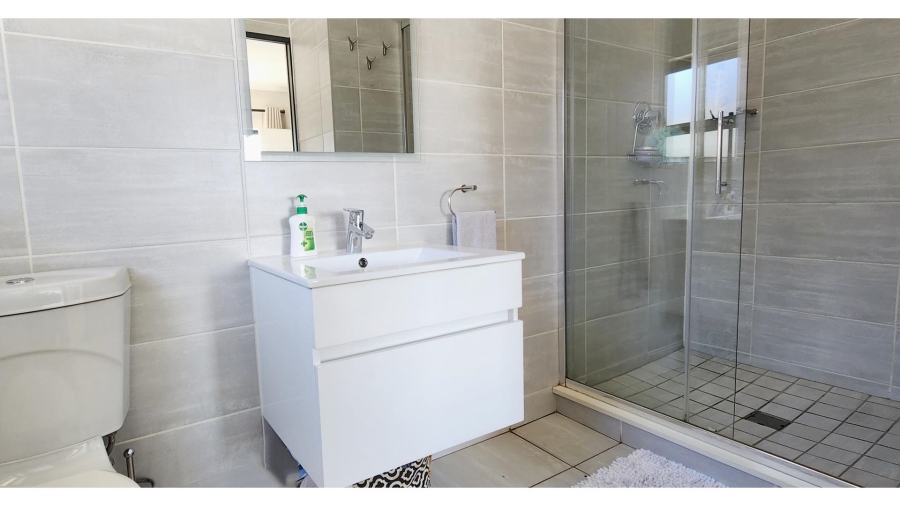 To Let 1 Bedroom Property for Rent in Waterfall Gauteng
