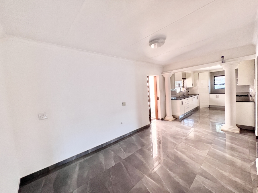 5 Bedroom Property for Sale in Wierda Park Gauteng