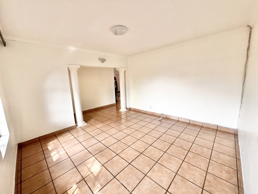 5 Bedroom Property for Sale in Wierda Park Gauteng