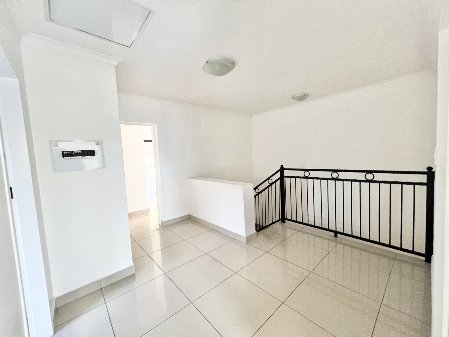 5 Bedroom Property for Sale in Wierda Park Gauteng
