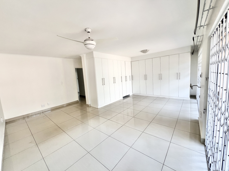 5 Bedroom Property for Sale in Wierda Park Gauteng