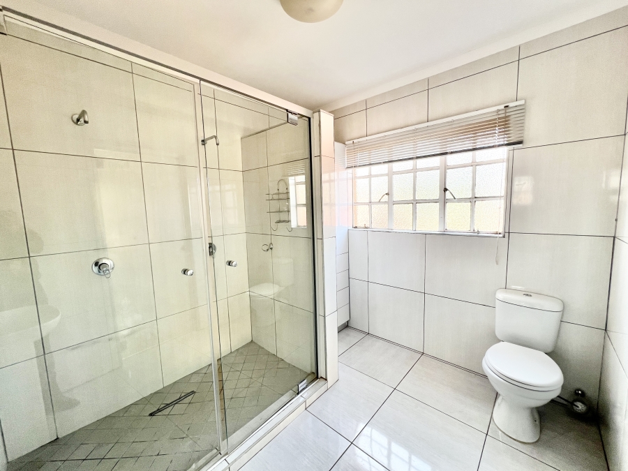 5 Bedroom Property for Sale in Wierda Park Gauteng