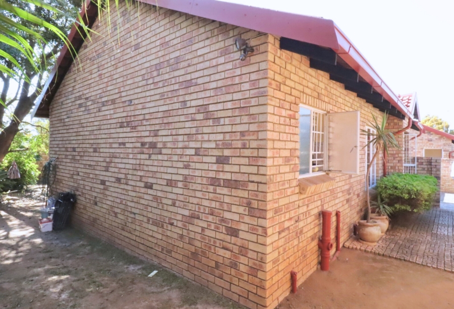 2 Bedroom Property for Sale in Meyerspark Gauteng