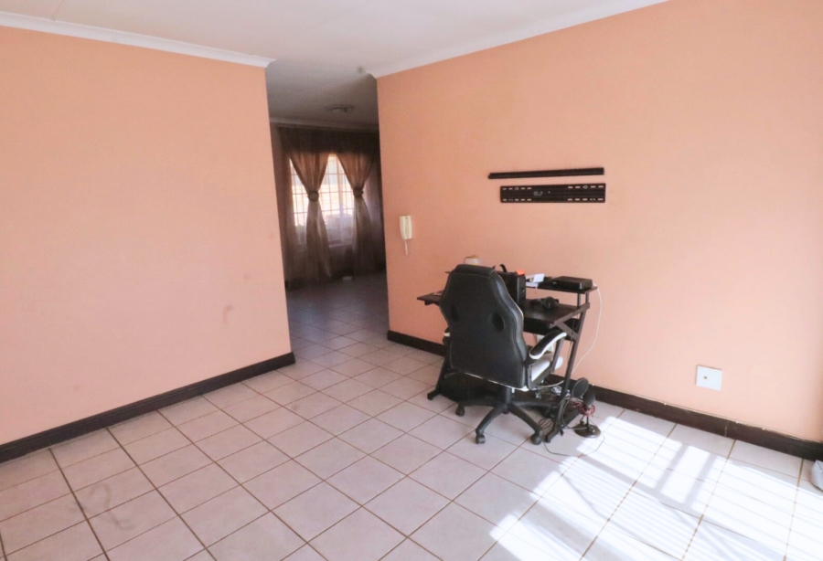 2 Bedroom Property for Sale in Meyerspark Gauteng
