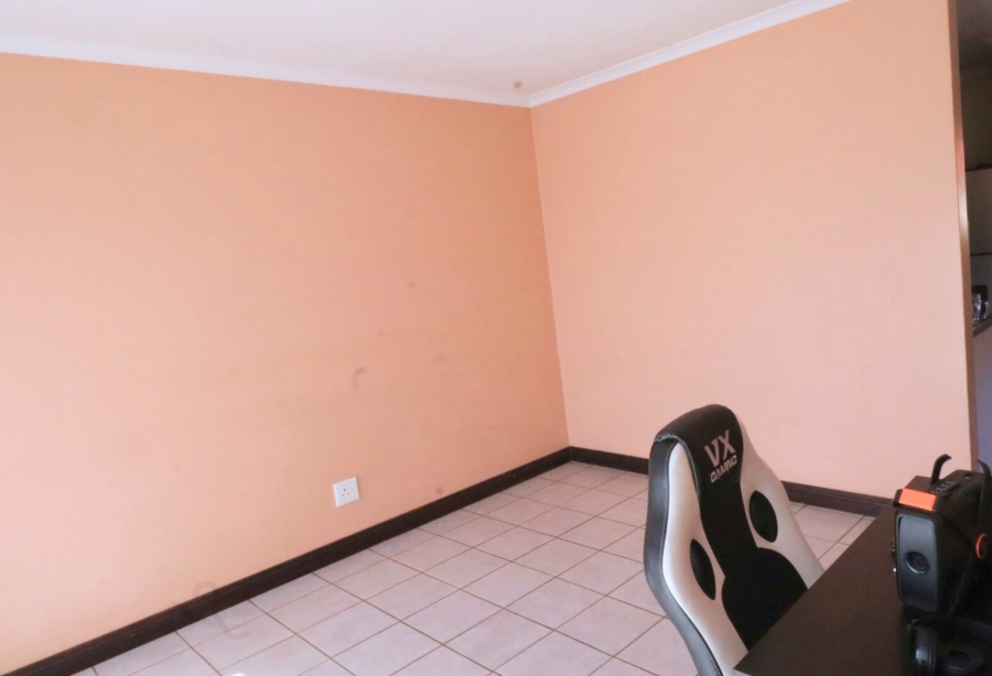 2 Bedroom Property for Sale in Meyerspark Gauteng