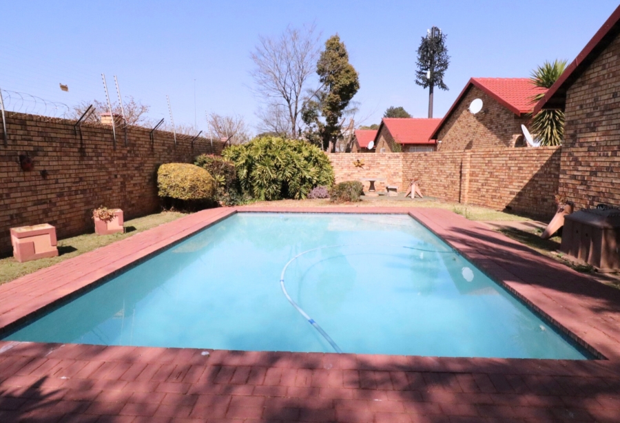 2 Bedroom Property for Sale in Meyerspark Gauteng