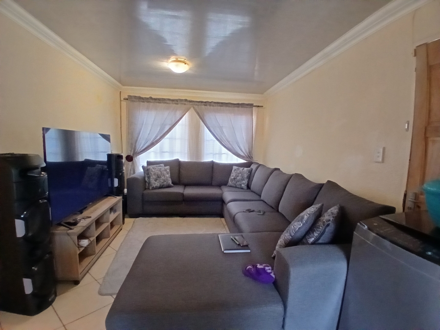 To Let 3 Bedroom Property for Rent in Danville Gauteng