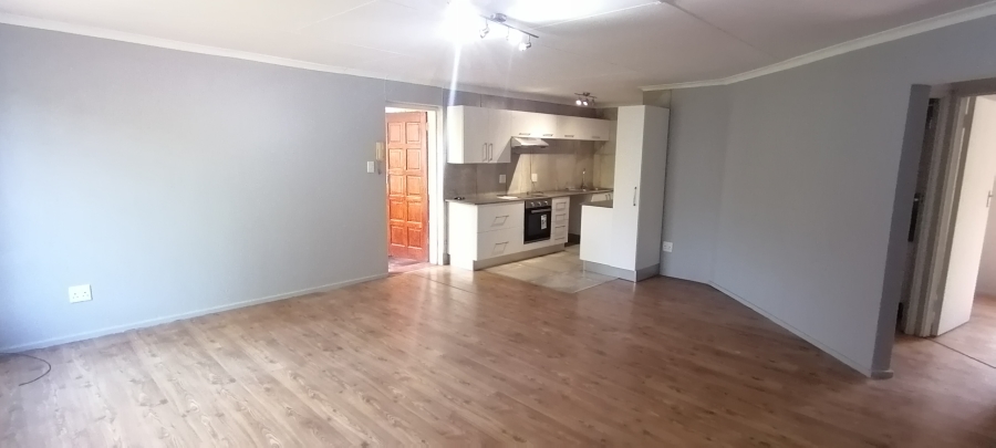 To Let 2 Bedroom Property for Rent in Helderkruin Gauteng