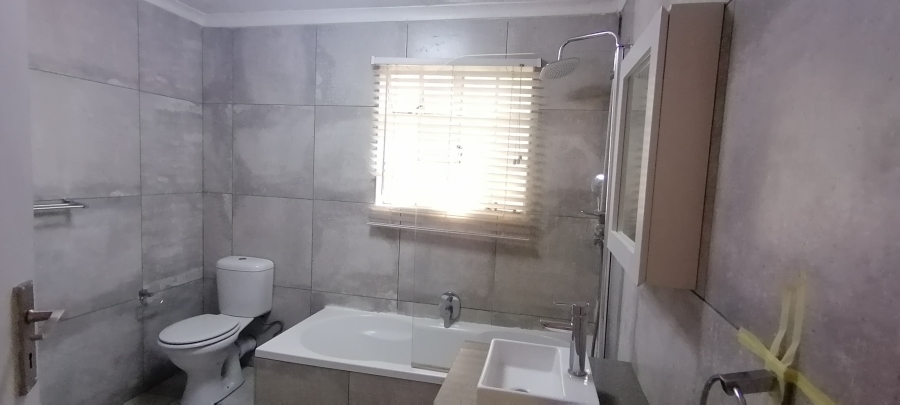 To Let 2 Bedroom Property for Rent in Helderkruin Gauteng