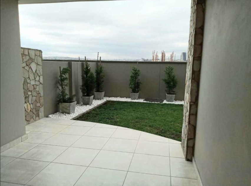 To Let 3 Bedroom Property for Rent in Waterfall Gauteng