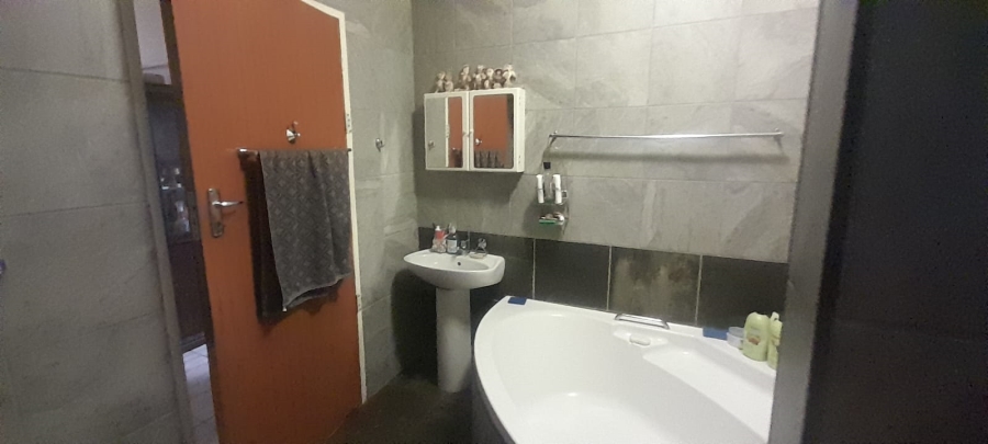 3 Bedroom Property for Sale in Meyerton Central Gauteng