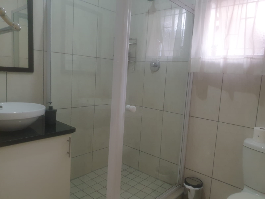 To Let 1 Bedroom Property for Rent in Garsfontein Gauteng