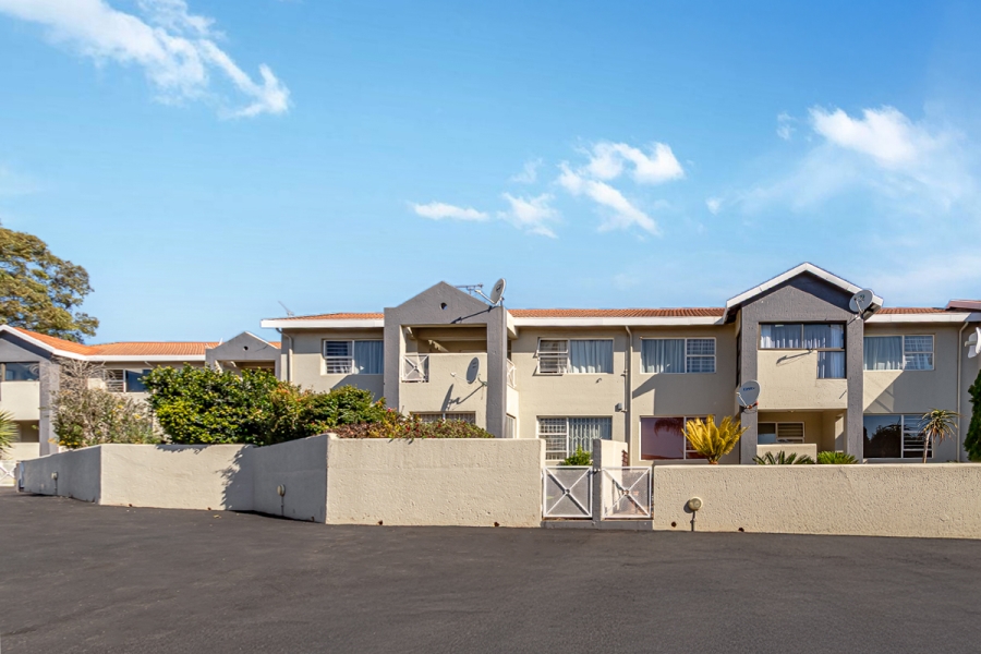 2 Bedroom Property for Sale in Constantia Kloof Gauteng