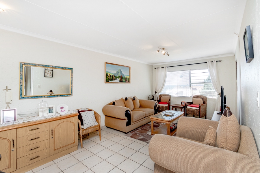 2 Bedroom Property for Sale in Constantia Kloof Gauteng