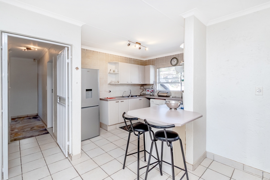 2 Bedroom Property for Sale in Constantia Kloof Gauteng