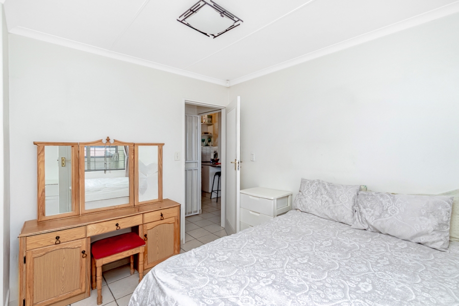 2 Bedroom Property for Sale in Constantia Kloof Gauteng