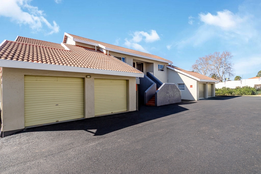 2 Bedroom Property for Sale in Constantia Kloof Gauteng