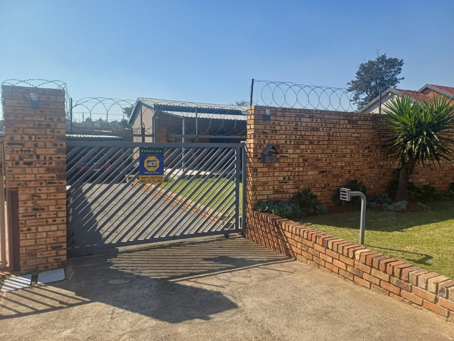 3 Bedroom Property for Sale in Klopperpark Gauteng