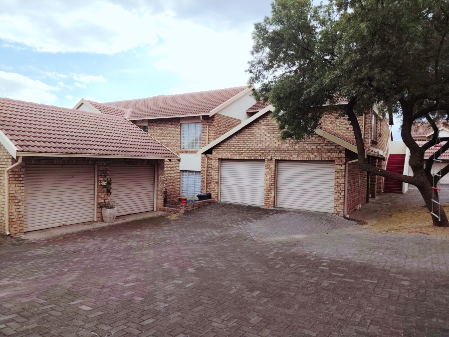 2 Bedroom Property for Sale in Celtisdal Gauteng