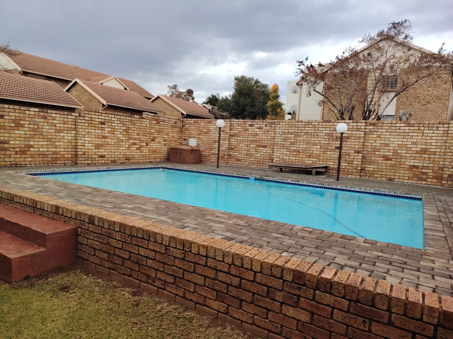 2 Bedroom Property for Sale in Celtisdal Gauteng
