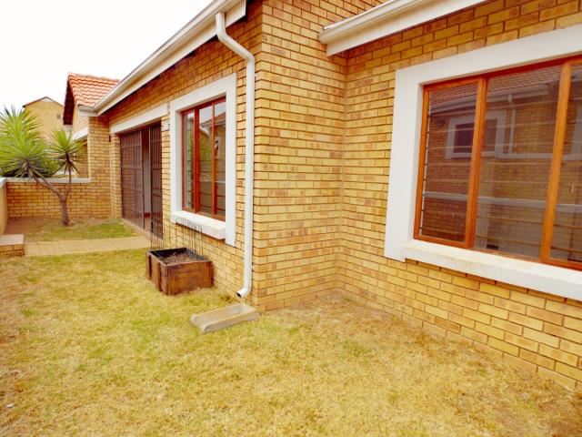 To Let 2 Bedroom Property for Rent in Randpark Ridge Gauteng