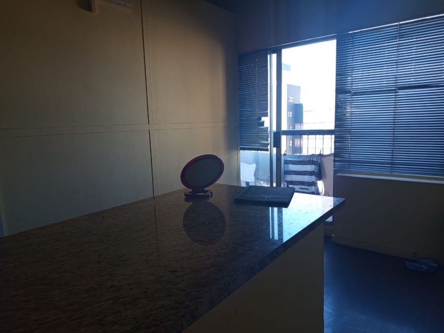 To Let 1 Bedroom Property for Rent in Braamfontein Gauteng