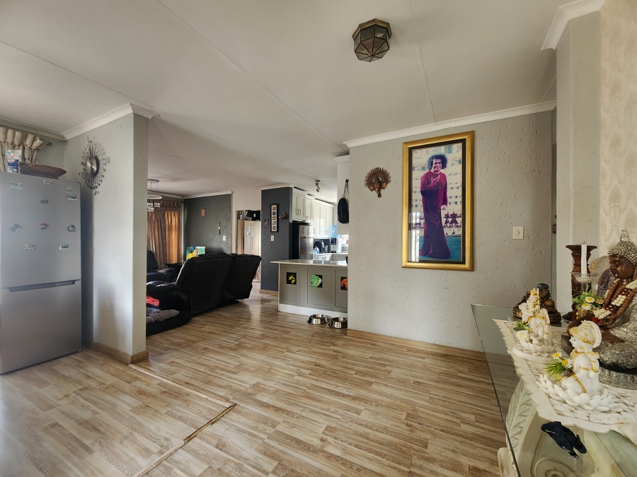 To Let 4 Bedroom Property for Rent in Douglasdale Gauteng