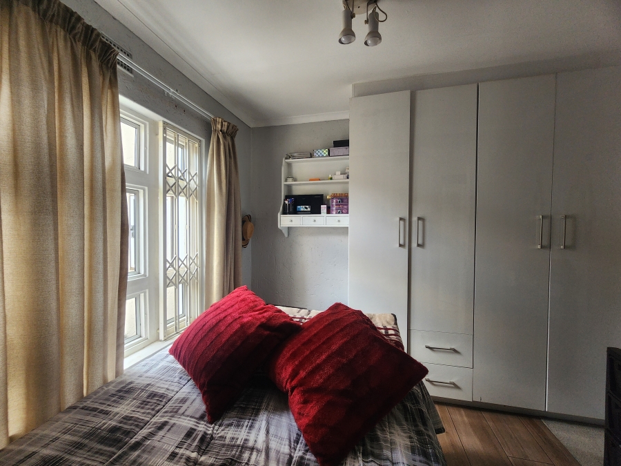 To Let 4 Bedroom Property for Rent in Douglasdale Gauteng
