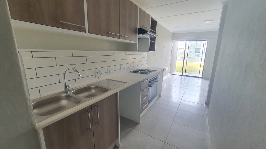 To Let 2 Bedroom Property for Rent in Glen Marais Gauteng