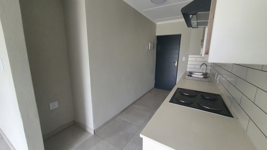 To Let 2 Bedroom Property for Rent in Glen Marais Gauteng
