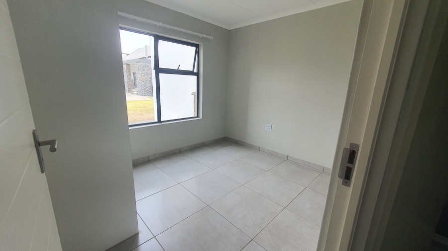 To Let 2 Bedroom Property for Rent in Glen Marais Gauteng