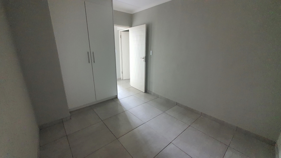 To Let 2 Bedroom Property for Rent in Glen Marais Gauteng