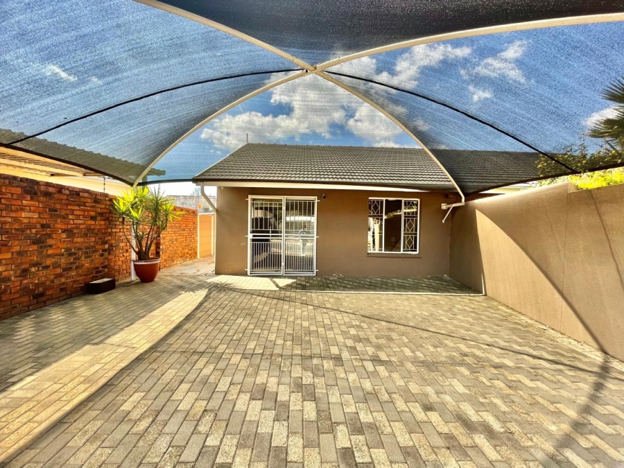 To Let 1 Bedroom Property for Rent in Randhart Gauteng