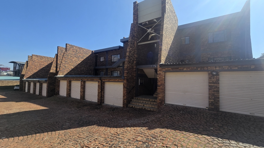 2 Bedroom Property for Sale in Waterkloof Glen Gauteng