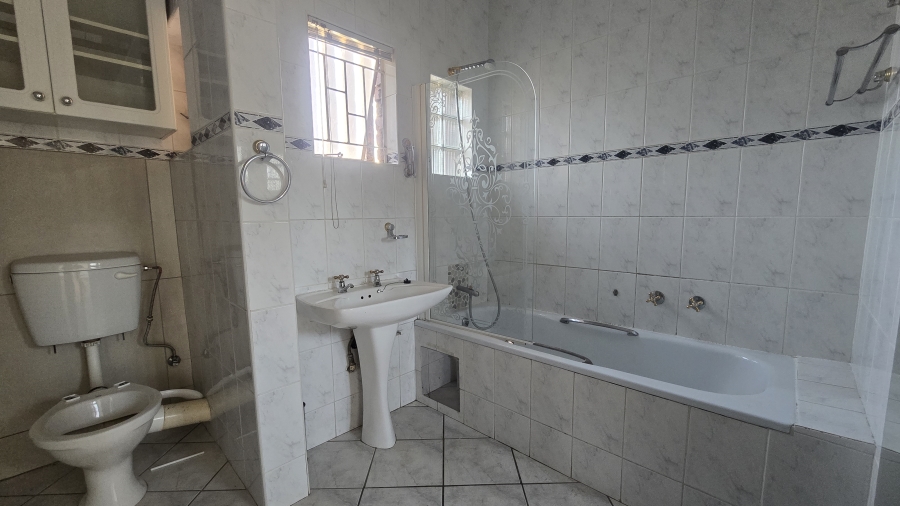 2 Bedroom Property for Sale in Waterkloof Glen Gauteng