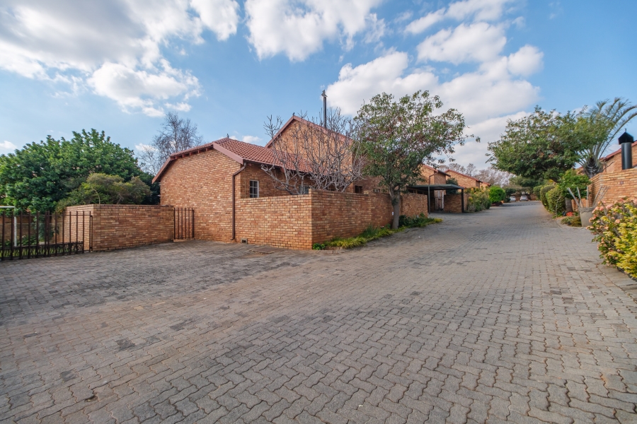 3 Bedroom Property for Sale in Fairland Gauteng
