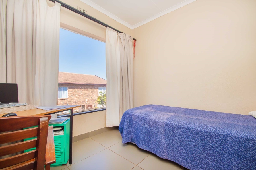 3 Bedroom Property for Sale in Roodekrans Gauteng