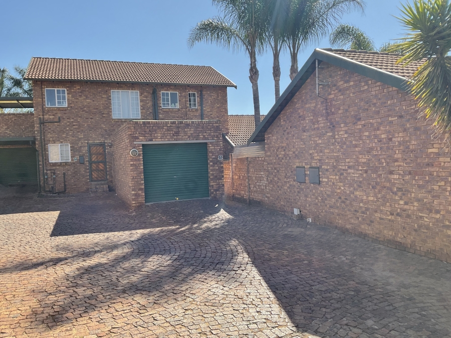 2 Bedroom Property for Sale in Highveld Gauteng