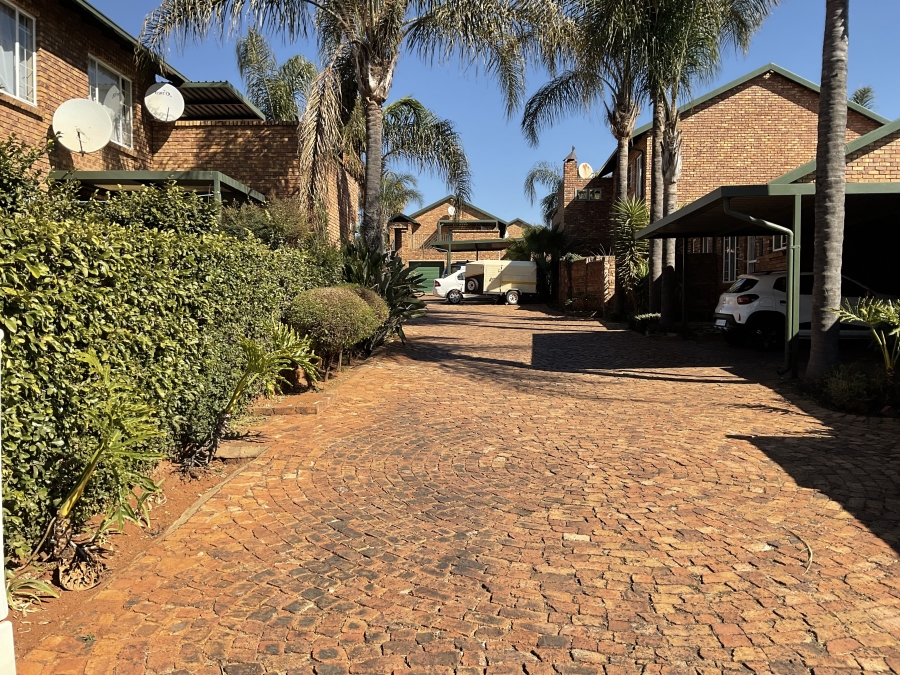 2 Bedroom Property for Sale in Highveld Gauteng